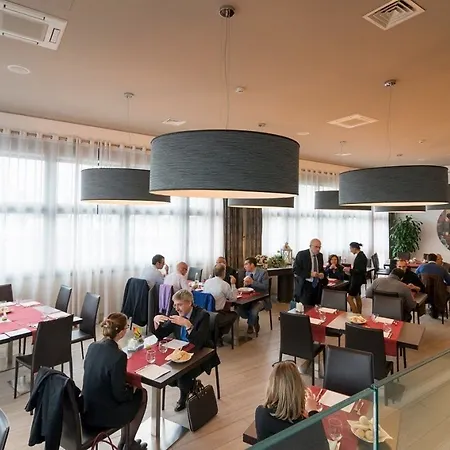 Hotel Db Verona Airport Congress & 4*